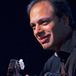 Andrés Laprida on Stage